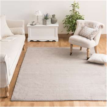 SOFT woollen low pile rug in light taupe (140 x 200cm)